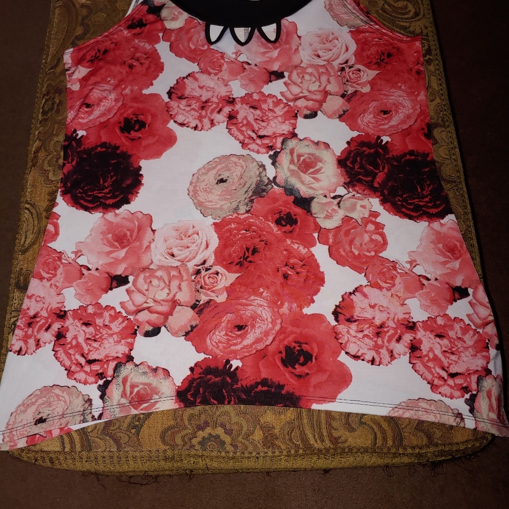OBO floral tunic blouse. - Picture 10 of 10